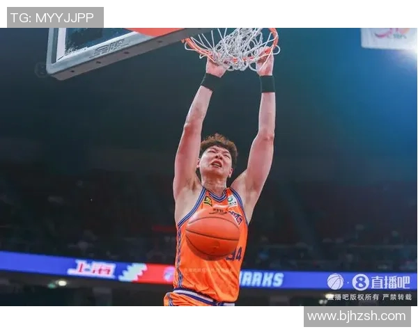 王哲林双十表现助力上海队多点开花轻取山西迪亚洛独木难支得分无果